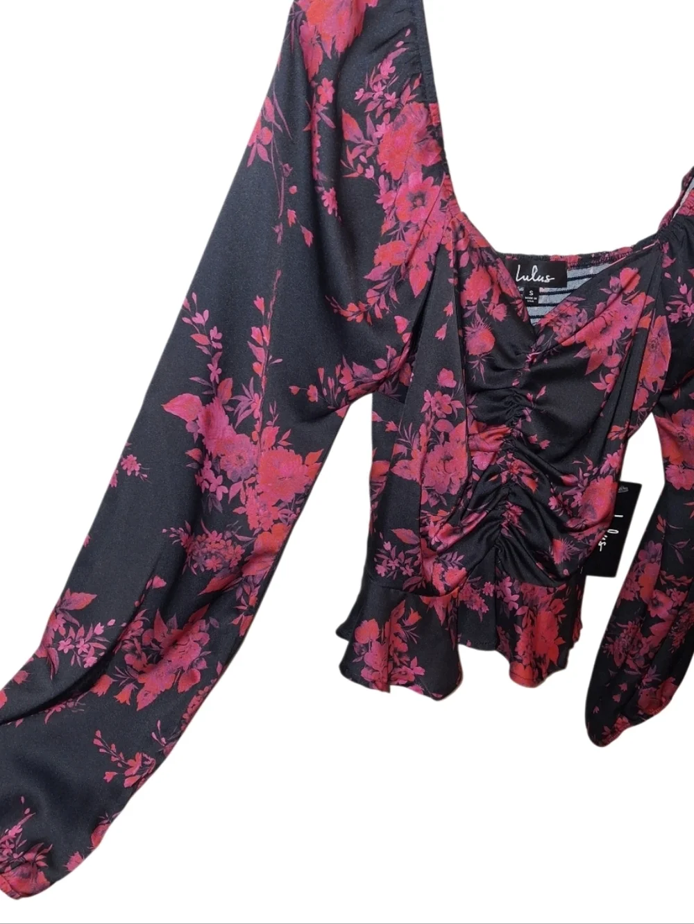 NWT Lulus Black Red Floral Romantic Smocked Back Top Size Small - Picture 3 of 4